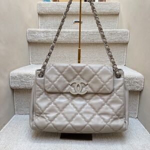 Chanel CC Hampton Accordian Flap in Large Beige Lambskin